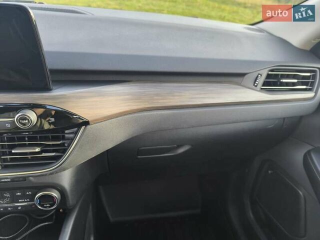 Черный Форд Эскейп, объемом двигателя 2.5 л и пробегом 182 тыс. км за 19750 $, фото 5 на Automoto.ua