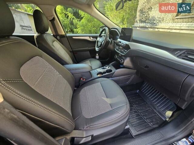 Черный Форд Эскейп, объемом двигателя 2.49 л и пробегом 115 тыс. км за 20000 $, фото 10 на Automoto.ua