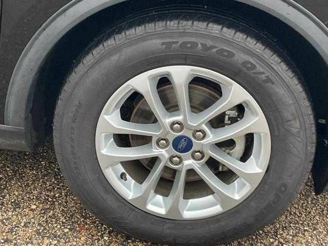 Черный Форд Эскейп, объемом двигателя 1.5 л и пробегом 73 тыс. км за 16500 $, фото 7 на Automoto.ua