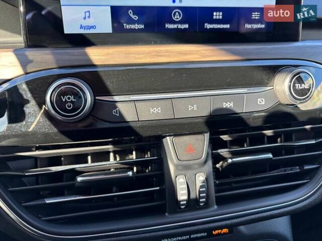 Черный Форд Эскейп, объемом двигателя 2 л и пробегом 88 тыс. км за 18700 $, фото 22 на Automoto.ua