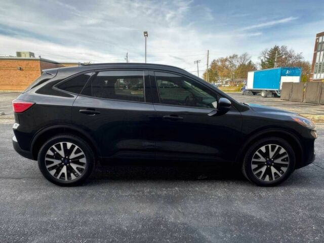 Черный Форд Эскейп, объемом двигателя 2.5 л и пробегом 38 тыс. км за 11000 $, фото 5 на Automoto.ua