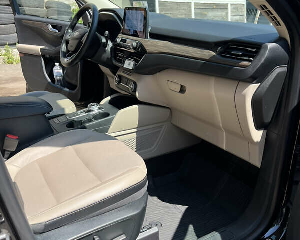 Черный Форд Эскейп, объемом двигателя 2.5 л и пробегом 136 тыс. км за 23000 $, фото 8 на Automoto.ua