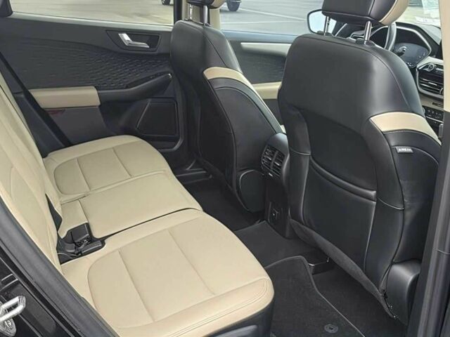 Чорний Форд Ескейп, об'ємом двигуна 2 л та пробігом 37 тис. км за 10900 $, фото 11 на Automoto.ua