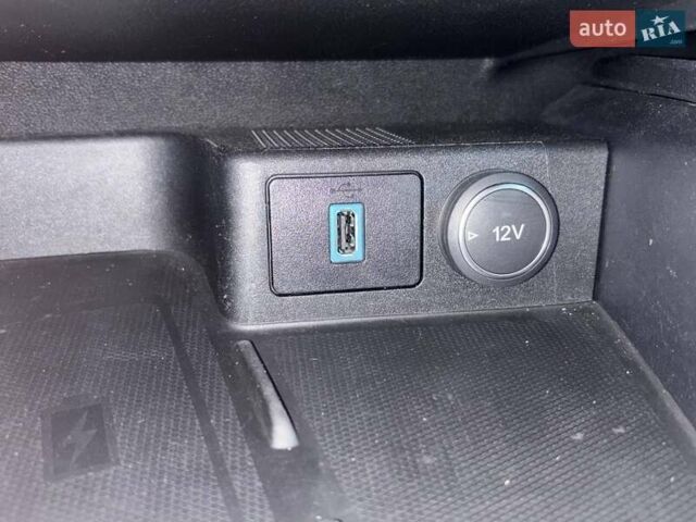 Черный Форд Эскейп, объемом двигателя 2 л и пробегом 88 тыс. км за 18700 $, фото 29 на Automoto.ua