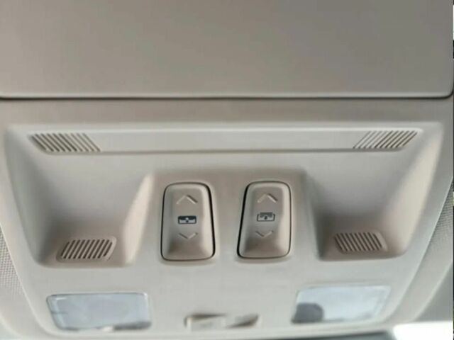 Черный Форд Эскейп, объемом двигателя 2 л и пробегом 74 тыс. км за 11000 $, фото 8 на Automoto.ua