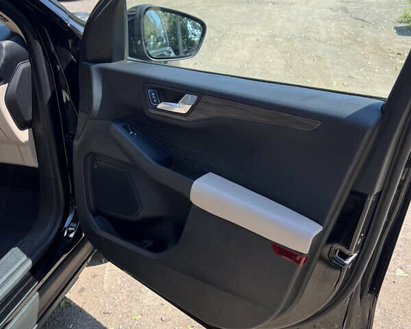 Черный Форд Эскейп, объемом двигателя 2.5 л и пробегом 136 тыс. км за 23000 $, фото 9 на Automoto.ua