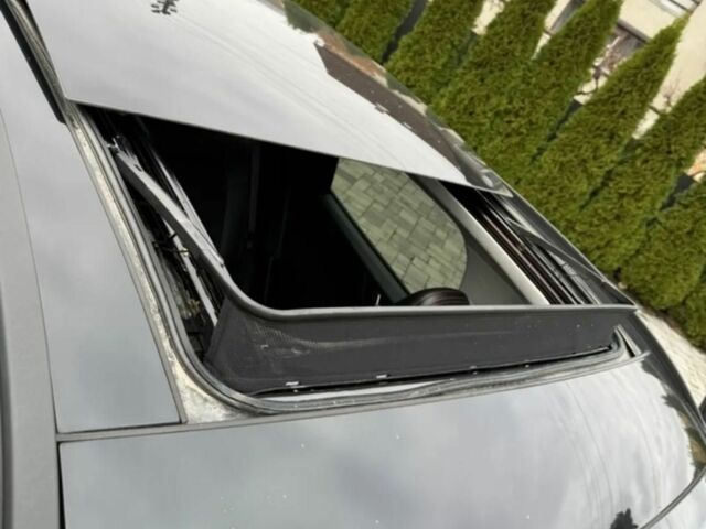 Черный Форд Эскейп, объемом двигателя 2 л и пробегом 74 тыс. км за 11000 $, фото 10 на Automoto.ua