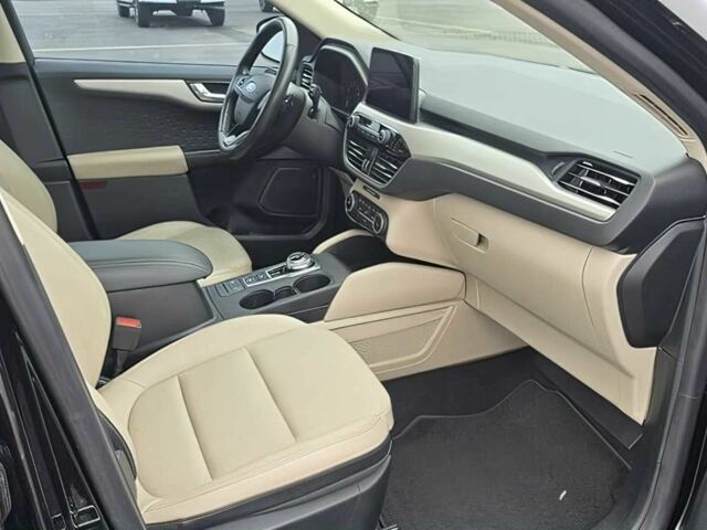 Чорний Форд Ескейп, об'ємом двигуна 2 л та пробігом 37 тис. км за 10900 $, фото 9 на Automoto.ua