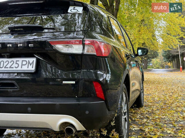 Черный Форд Эскейп, объемом двигателя 1.5 л и пробегом 67 тыс. км за 16200 $, фото 3 на Automoto.ua