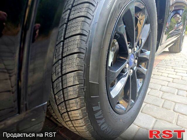 Черный Форд Эскейп, объемом двигателя 2.5 л и пробегом 115 тыс. км за 20000 $, фото 4 на Automoto.ua