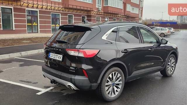 Черный Форд Эскейп, объемом двигателя 2 л и пробегом 130 тыс. км за 17200 $, фото 3 на Automoto.ua