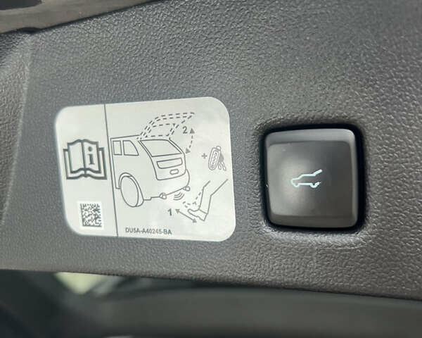 Чорний Форд Ескейп, об'ємом двигуна 2.49 л та пробігом 135 тис. км за 23500 $, фото 17 на Automoto.ua