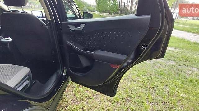 Черный Форд Эскейп, объемом двигателя 1.5 л и пробегом 207 тыс. км за 12700 $, фото 31 на Automoto.ua