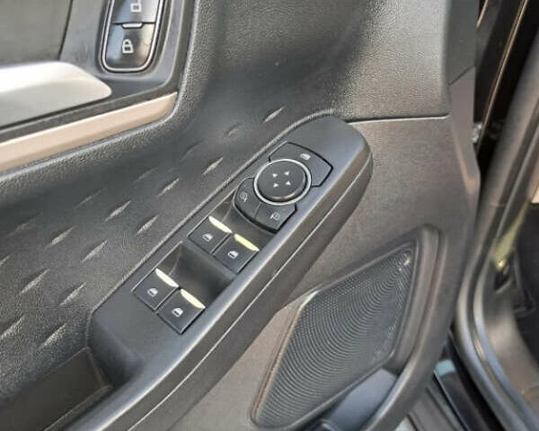 Черный Форд Эскейп, объемом двигателя 0 л и пробегом 79 тыс. км за 5950 $, фото 11 на Automoto.ua