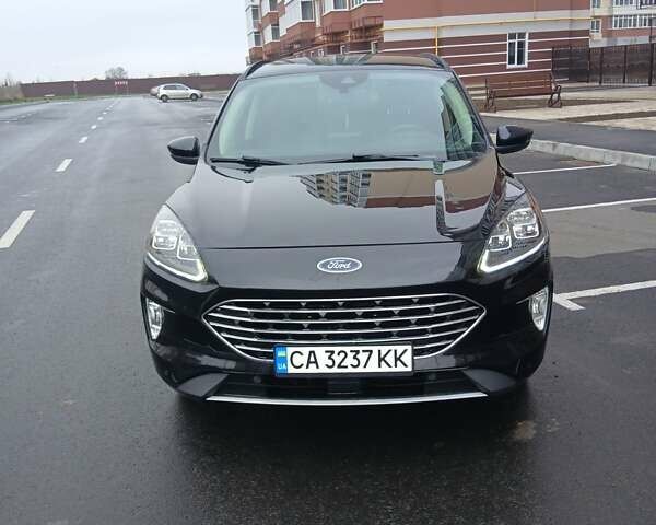 Черный Форд Эскейп, объемом двигателя 2 л и пробегом 130 тыс. км за 17200 $, фото 16 на Automoto.ua