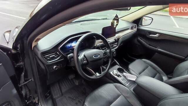 Черный Форд Эскейп, объемом двигателя 2 л и пробегом 130 тыс. км за 17200 $, фото 1 на Automoto.ua