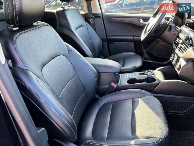 Черный Форд Эскейп, объемом двигателя 2 л и пробегом 88 тыс. км за 18700 $, фото 30 на Automoto.ua