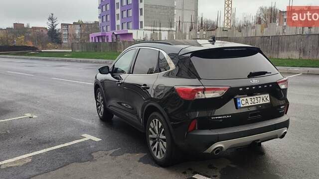 Черный Форд Эскейп, объемом двигателя 2 л и пробегом 130 тыс. км за 17200 $, фото 6 на Automoto.ua
