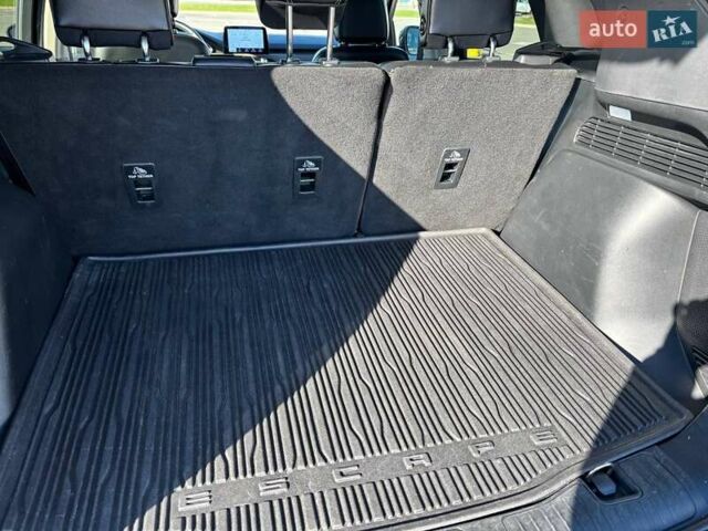 Черный Форд Эскейп, объемом двигателя 2 л и пробегом 88 тыс. км за 18700 $, фото 11 на Automoto.ua