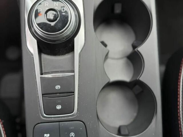 Черный Форд Эскейп, объемом двигателя 2 л и пробегом 74 тыс. км за 11000 $, фото 11 на Automoto.ua