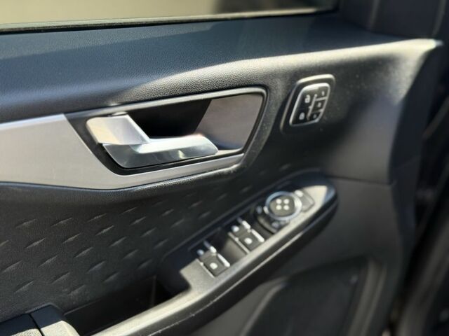 Чорний Форд Ескейп, об'ємом двигуна 1.5 л та пробігом 87 тис. км за 18900 $, фото 9 на Automoto.ua