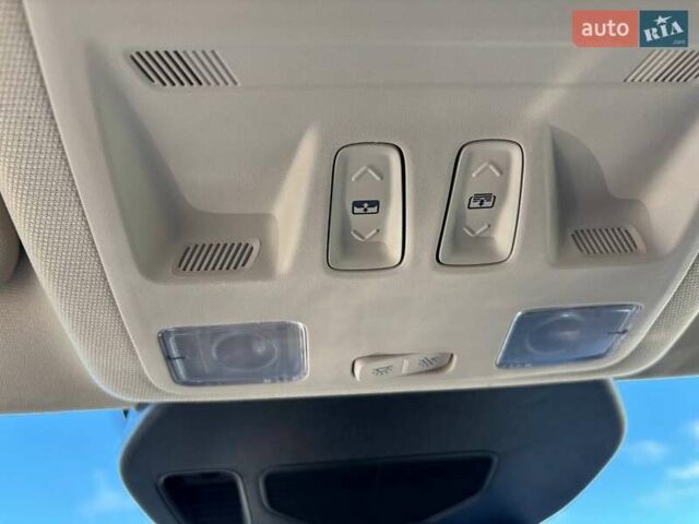 Черный Форд Эскейп, объемом двигателя 2 л и пробегом 88 тыс. км за 18700 $, фото 14 на Automoto.ua