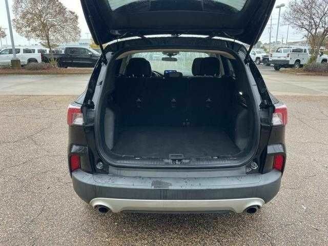 Черный Форд Эскейп, объемом двигателя 1.5 л и пробегом 73 тыс. км за 16500 $, фото 5 на Automoto.ua