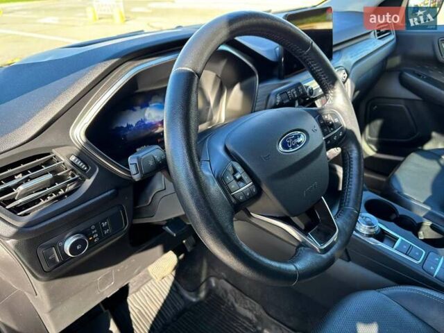 Черный Форд Эскейп, объемом двигателя 2 л и пробегом 88 тыс. км за 18700 $, фото 16 на Automoto.ua