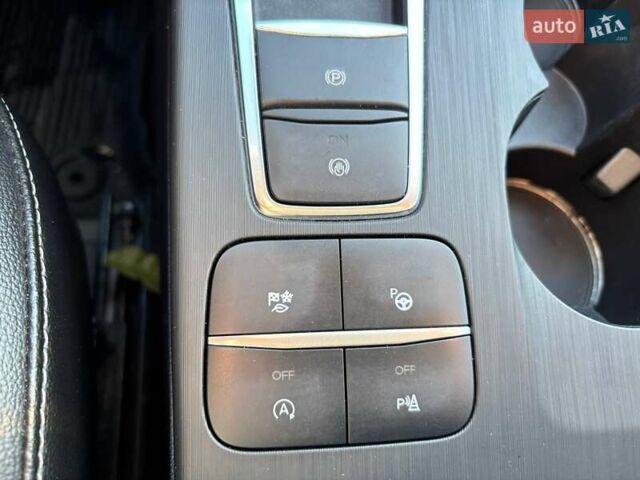 Черный Форд Эскейп, объемом двигателя 2 л и пробегом 88 тыс. км за 18700 $, фото 28 на Automoto.ua