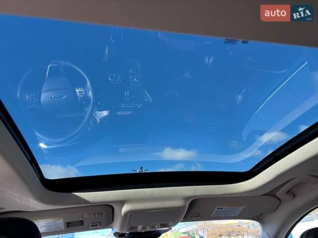 Черный Форд Эскейп, объемом двигателя 2 л и пробегом 88 тыс. км за 18700 $, фото 13 на Automoto.ua