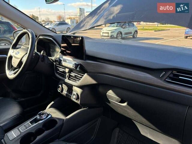 Черный Форд Эскейп, объемом двигателя 2 л и пробегом 88 тыс. км за 18700 $, фото 26 на Automoto.ua