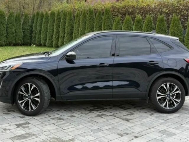 Черный Форд Эскейп, объемом двигателя 2 л и пробегом 74 тыс. км за 11000 $, фото 2 на Automoto.ua