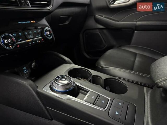 Чорний Форд Ескейп, об'ємом двигуна 1.5 л та пробігом 177 тис. км за 17000 $, фото 16 на Automoto.ua