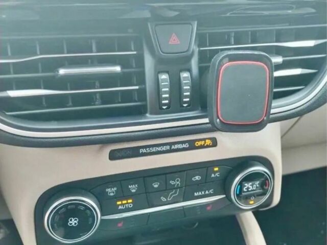 Черный Форд Эскейп, объемом двигателя 0 л и пробегом 64 тыс. км за 12400 $, фото 11 на Automoto.ua