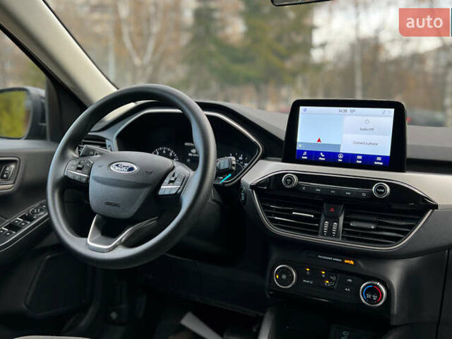 Чорний Форд Ескейп, об'ємом двигуна 1.5 л та пробігом 46 тис. км за 16300 $, фото 18 на Automoto.ua