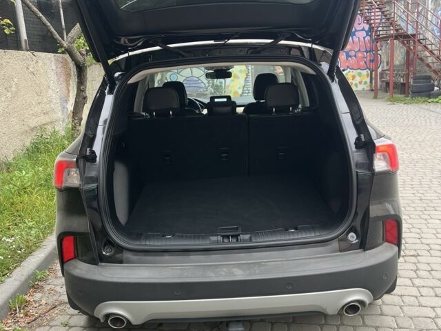 Черный Форд Эскейп, объемом двигателя 0 л и пробегом 60 тыс. км за 23300 $, фото 4 на Automoto.ua