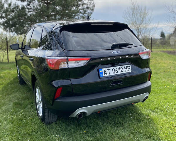 Чорний Форд Ескейп, об'ємом двигуна 1.5 л та пробігом 51 тис. км за 18600 $, фото 1 на Automoto.ua