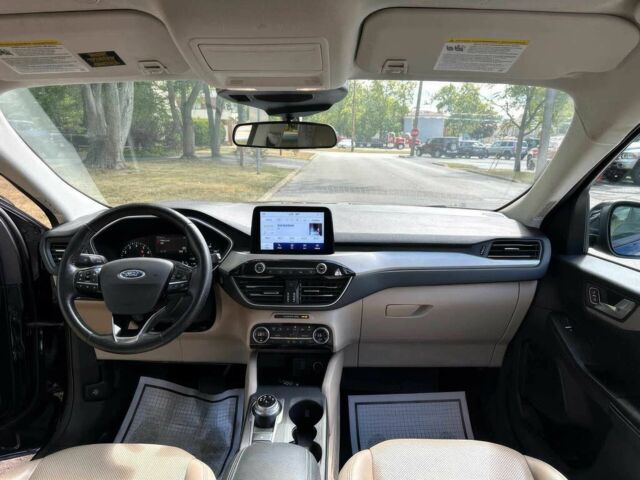 Черный Форд Эскейп, объемом двигателя 1.5 л и пробегом 18 тыс. км за 12300 $, фото 9 на Automoto.ua