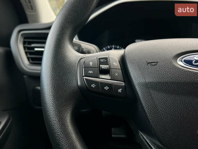 Чорний Форд Ескейп, об'ємом двигуна 1.5 л та пробігом 46 тис. км за 16300 $, фото 9 на Automoto.ua