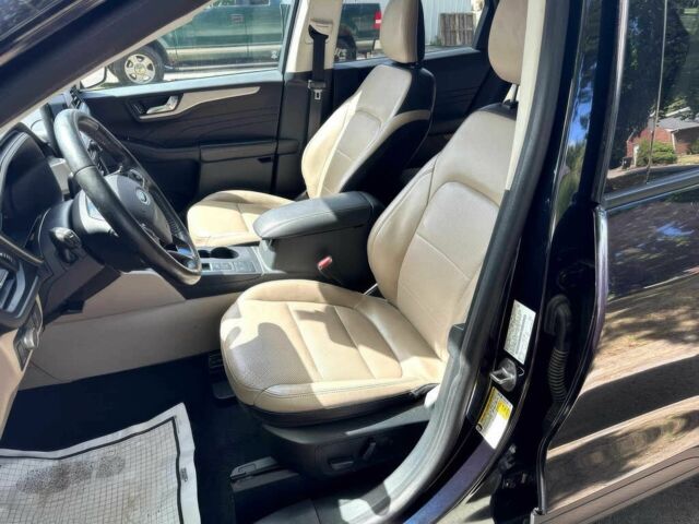 Черный Форд Эскейп, объемом двигателя 1.5 л и пробегом 18 тыс. км за 12300 $, фото 8 на Automoto.ua