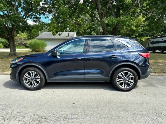 Черный Форд Эскейп, объемом двигателя 1.5 л и пробегом 18 тыс. км за 12300 $, фото 3 на Automoto.ua