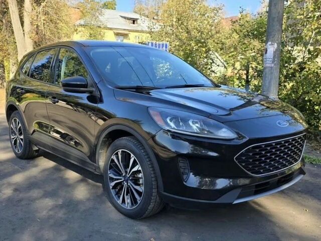 Черный Форд Эскейп, объемом двигателя 1.5 л и пробегом 56 тыс. км за 9600 $, фото 1 на Automoto.ua