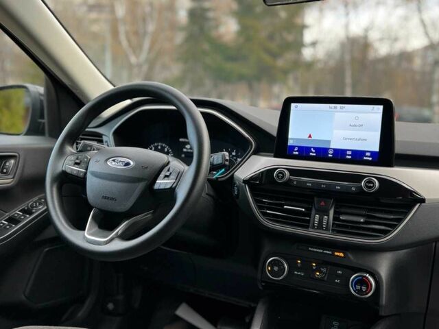 Чорний Форд Ескейп, об'ємом двигуна 1.5 л та пробігом 46 тис. км за 16300 $, фото 18 на Automoto.ua