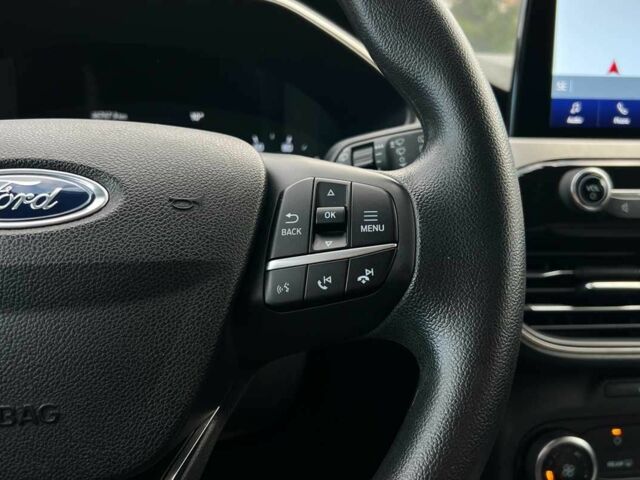 Чорний Форд Ескейп, об'ємом двигуна 1.5 л та пробігом 46 тис. км за 16300 $, фото 10 на Automoto.ua