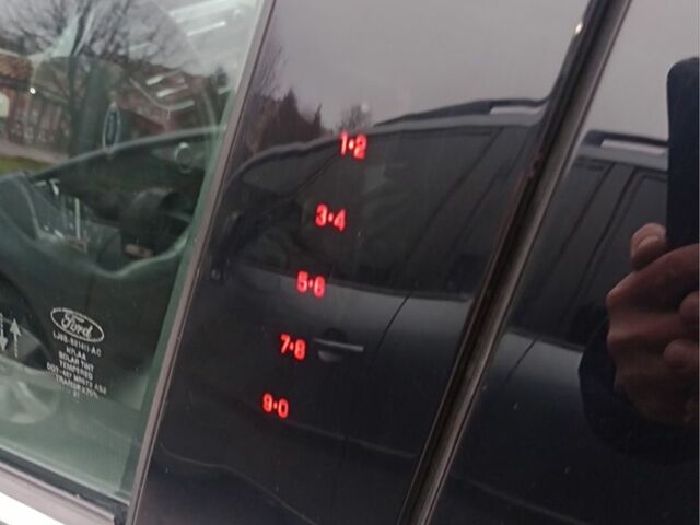 Чорний Форд Ескейп, об'ємом двигуна 2 л та пробігом 134 тис. км за 17999 $, фото 5 на Automoto.ua