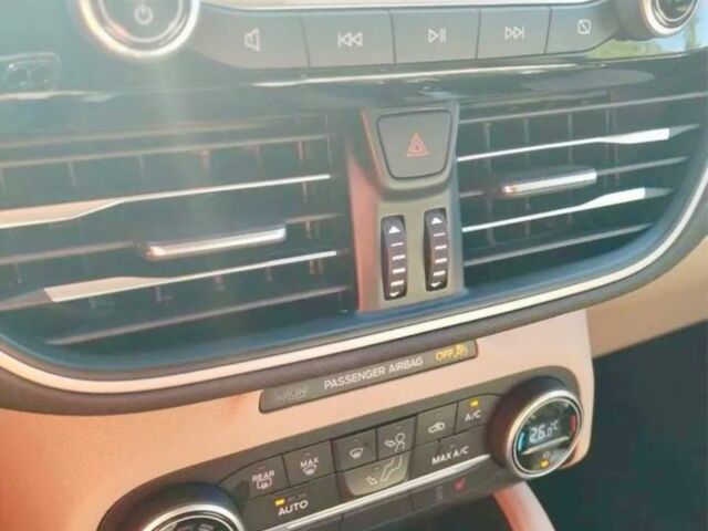 Черный Форд Эскейп, объемом двигателя 0 л и пробегом 64 тыс. км за 12400 $, фото 7 на Automoto.ua