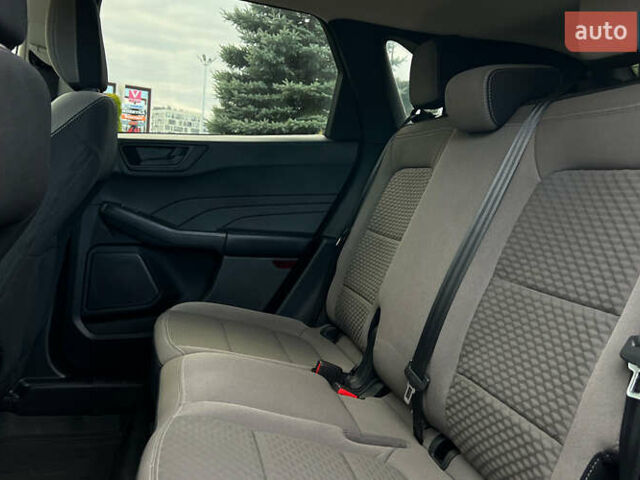 Чорний Форд Ескейп, об'ємом двигуна 1.5 л та пробігом 46 тис. км за 16300 $, фото 19 на Automoto.ua