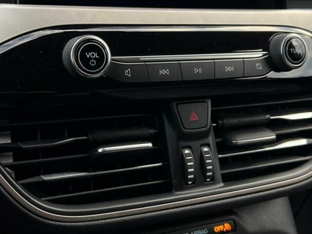 Чорний Форд Ескейп, об'ємом двигуна 1.5 л та пробігом 46 тис. км за 16300 $, фото 14 на Automoto.ua