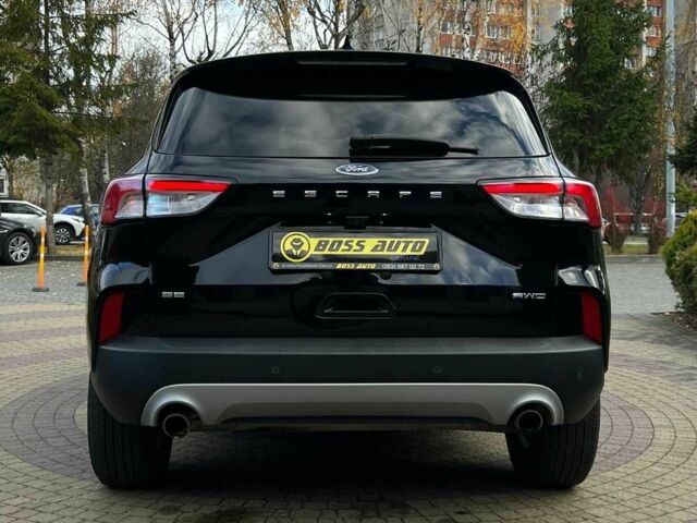 Чорний Форд Ескейп, об'ємом двигуна 1.5 л та пробігом 46 тис. км за 16300 $, фото 5 на Automoto.ua