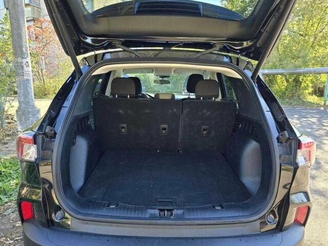 Черный Форд Эскейп, объемом двигателя 1.5 л и пробегом 58 тыс. км за 13000 $, фото 7 на Automoto.ua